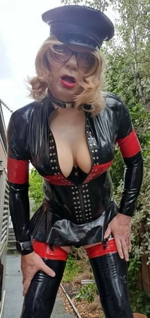 rachels full on latex domme         