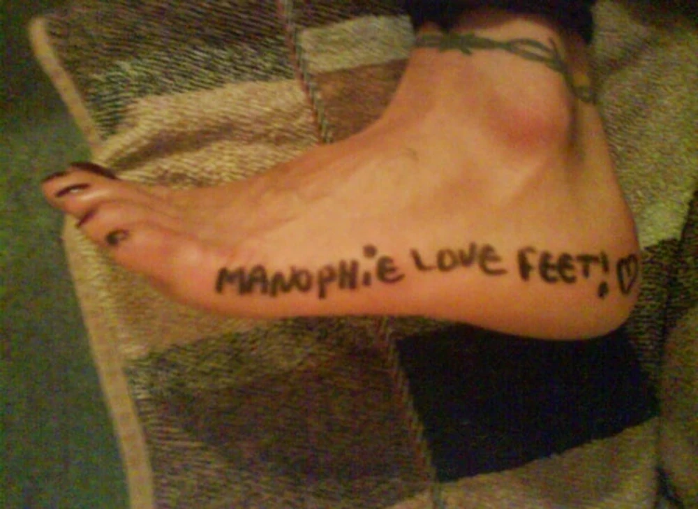 Lindaasian-ts for Master Manophie-love-feet!. 