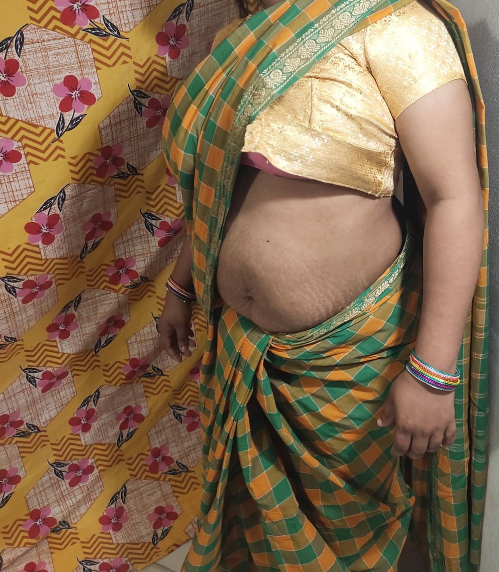 Mallu wife saree #5