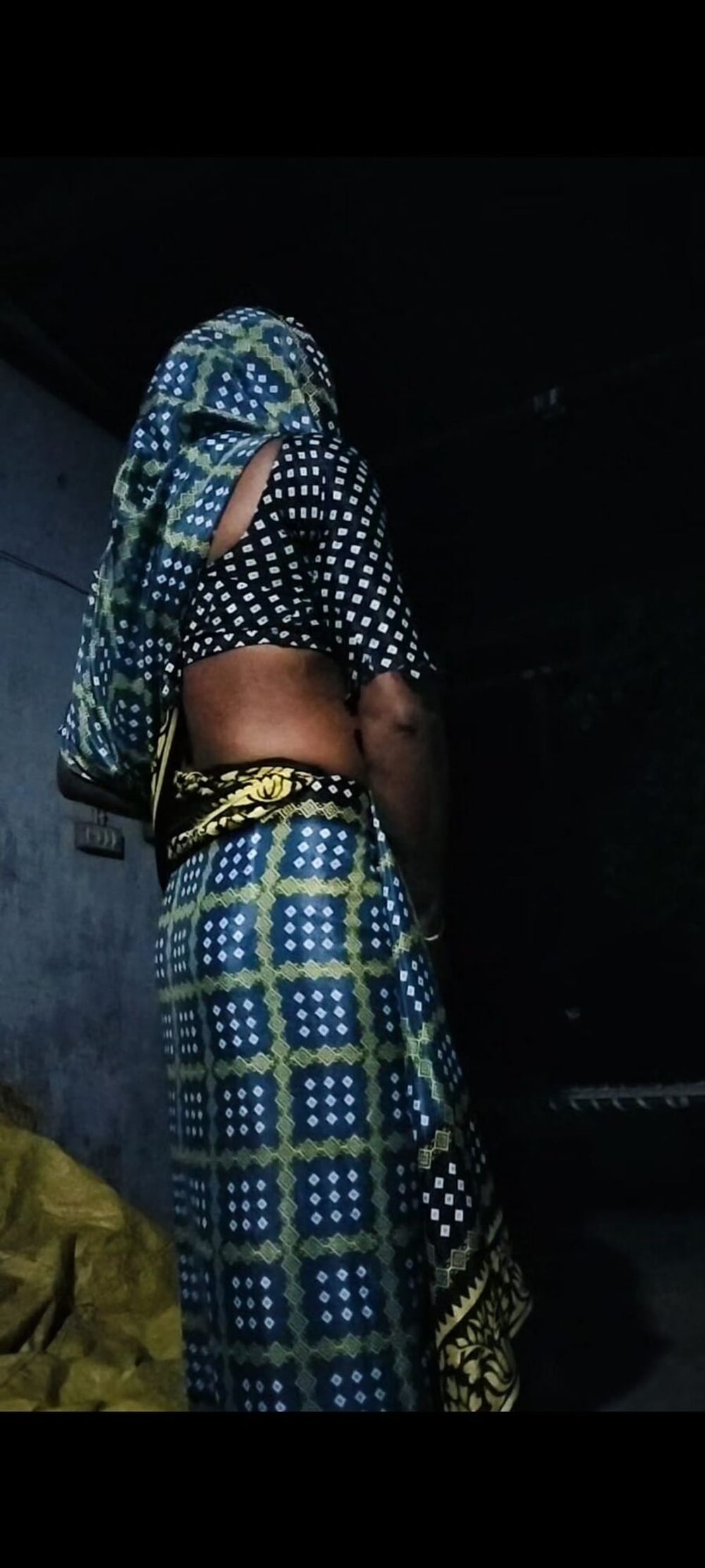 Wear saree in night #17