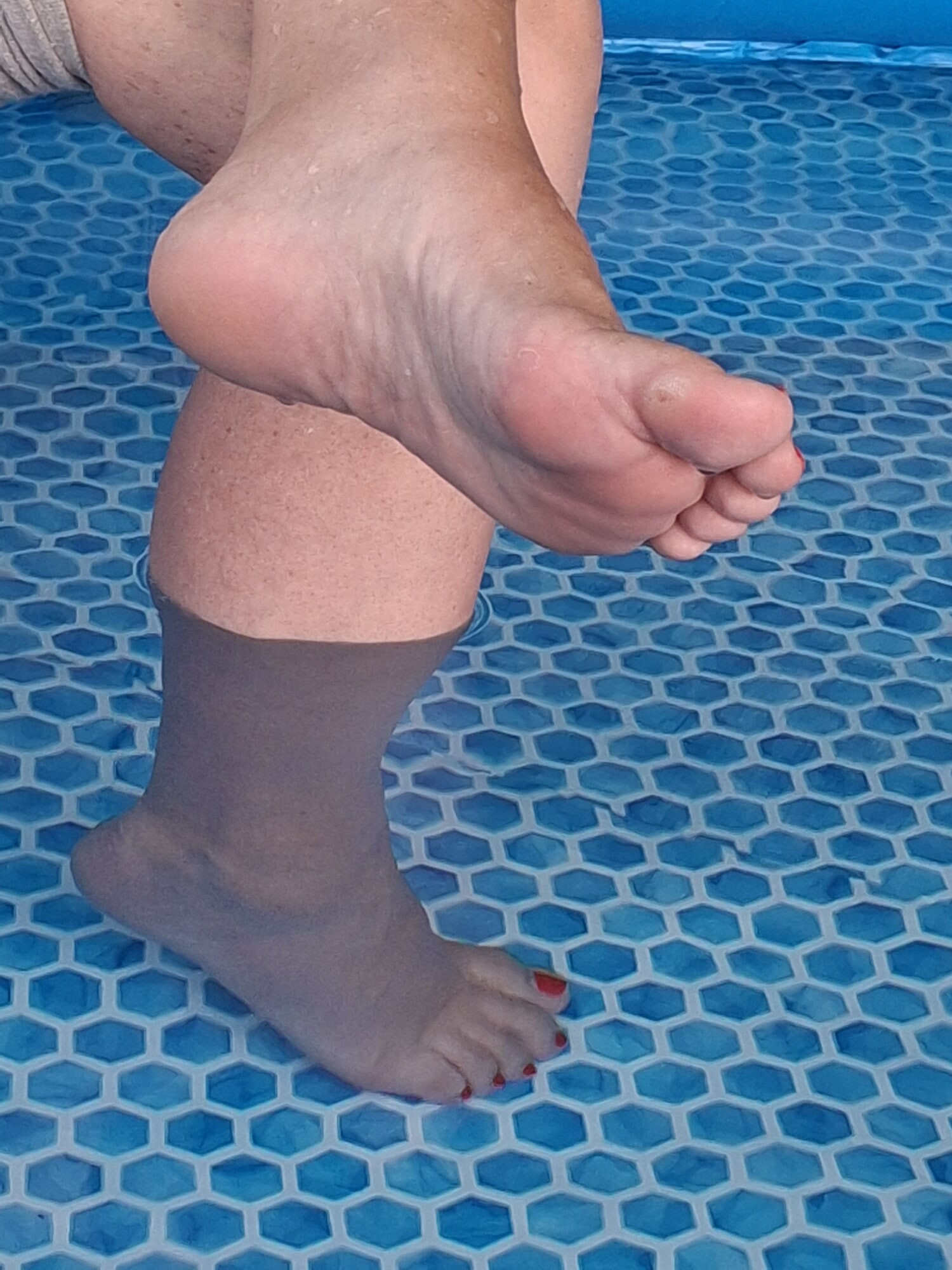 wet feet and barefoot sandals int he pool #20