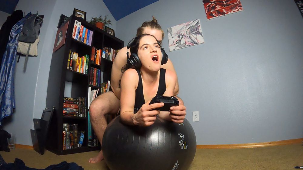 Gamer Slut Fucked While Playing Fortnite - Vanessa Cliff #12