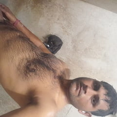 Im single boy with wathroom 