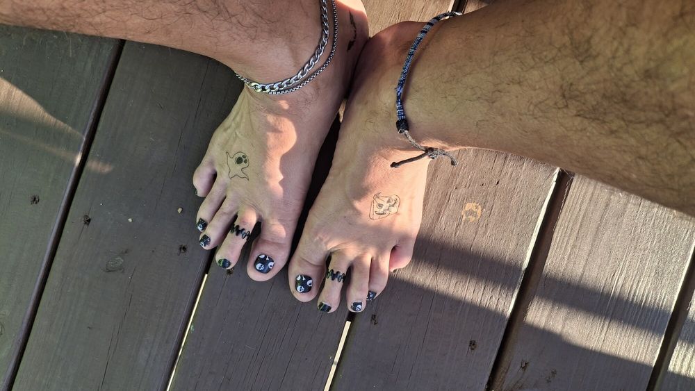 Do you like male feet? #30