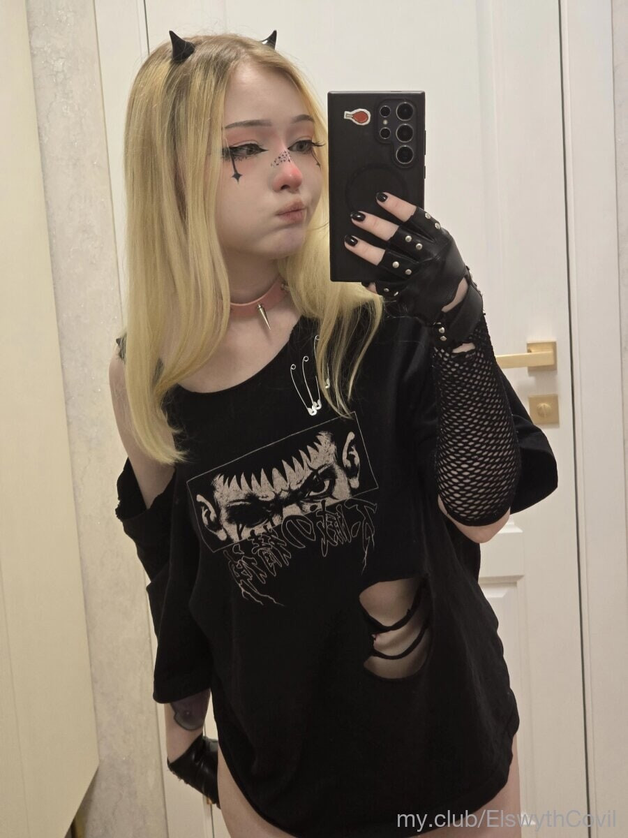 Sophie Free Photos #29