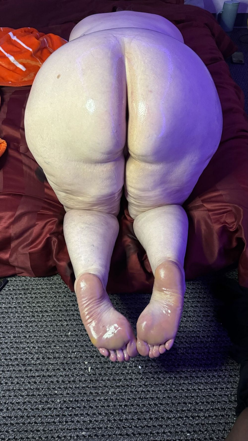 Oiled up ass, pussy and feet. #40