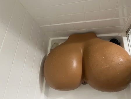 Enormous Booty Fucked Toy Soaking Wet