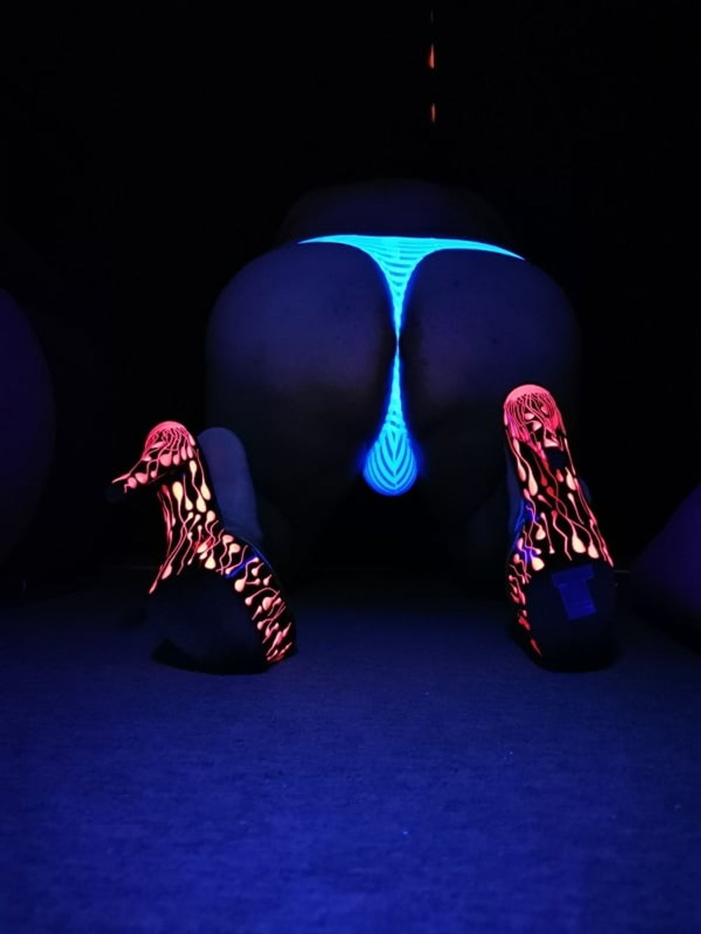 Sexy CD Feet On High Heels Posing In Neon Light #22