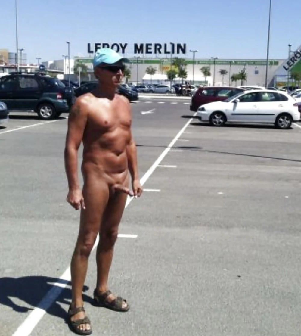 Public nude #4