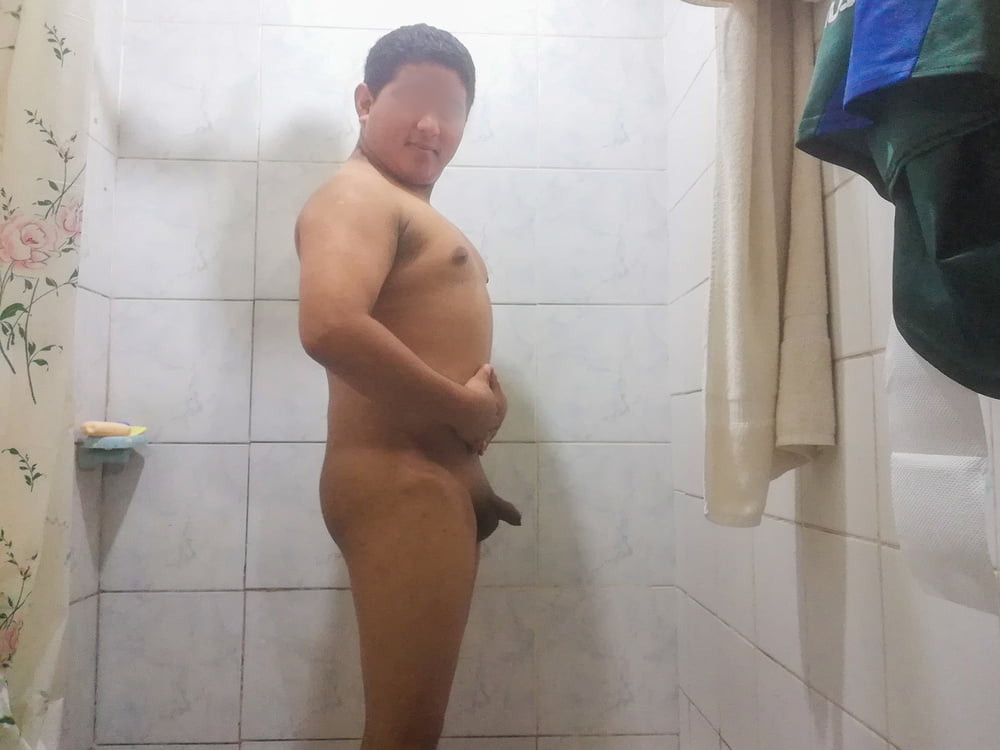Sesion en mi Ducha sin Ereccion #2