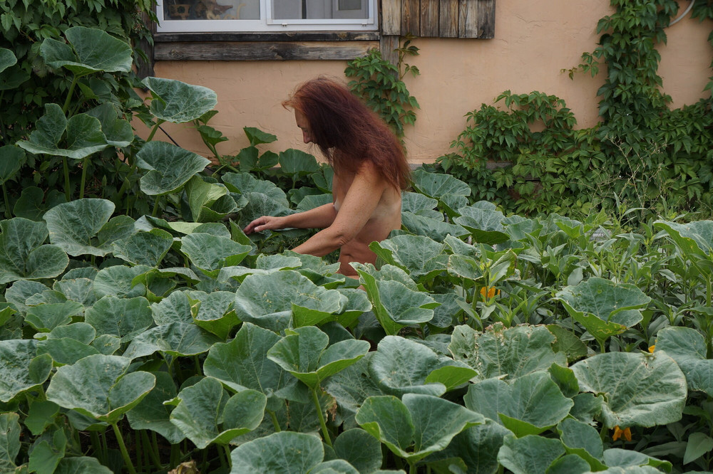 Nude in Frontyard #11