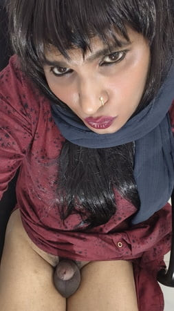 INDIAN SHEMALE HOT