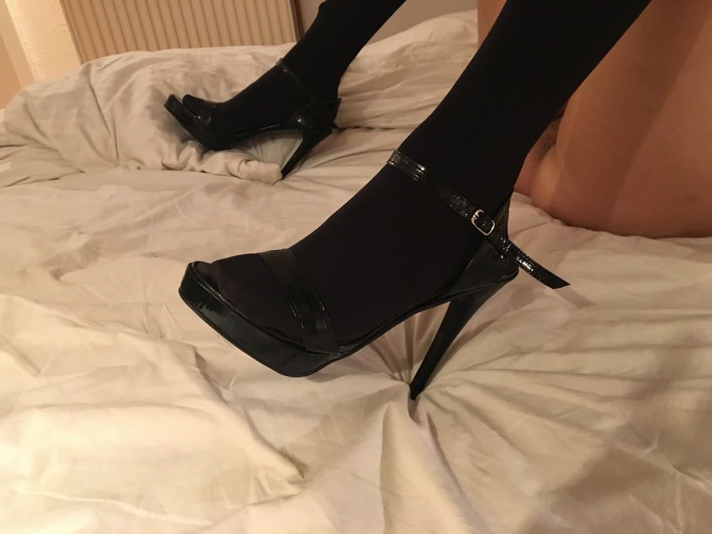 Sexy Shoes, Feet and Legs #41