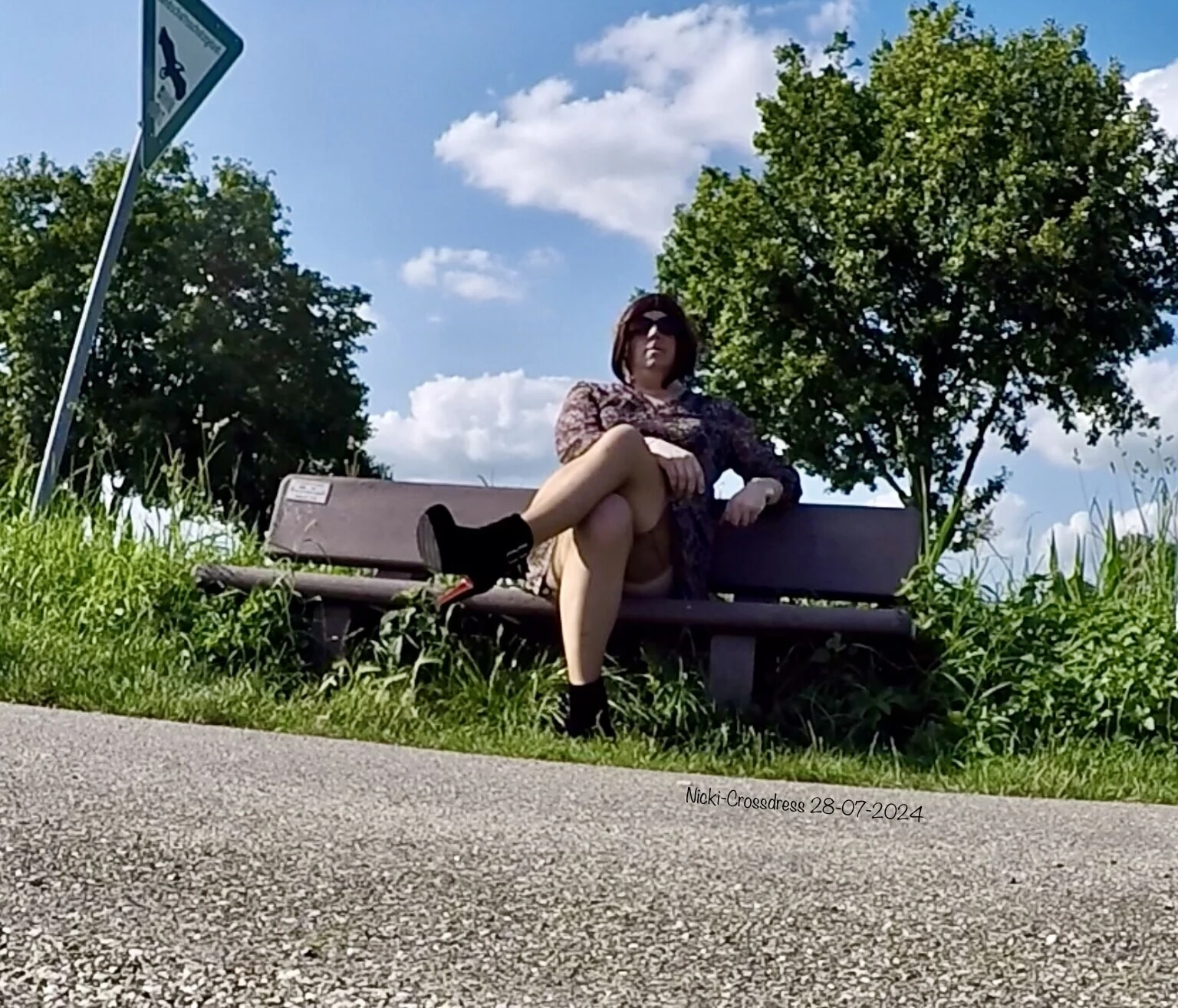 Nicki-Crossdress Outdoor - A nice day out in summer  