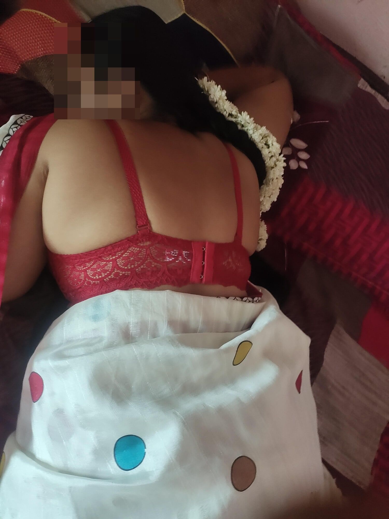 Awek montel seksi Sreeja Saree mengongkek gambar seks