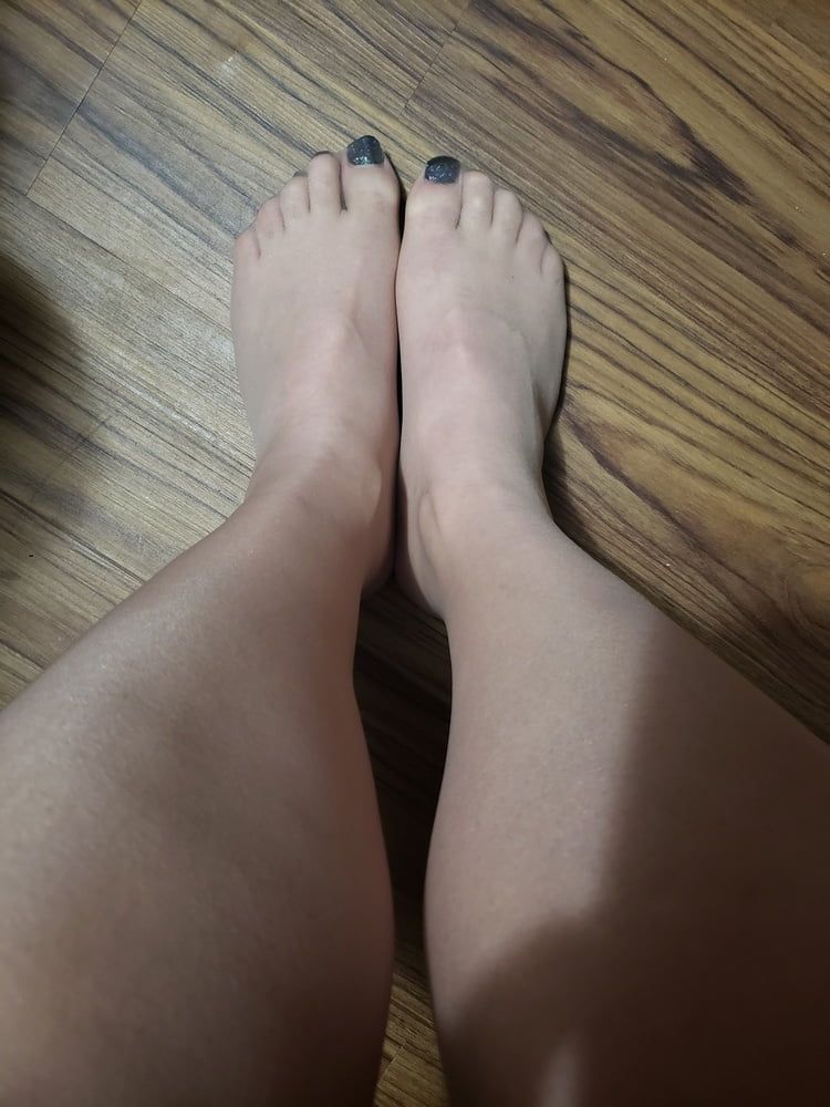 Toes #7