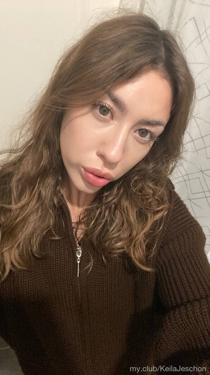 Emma Free Photos #10