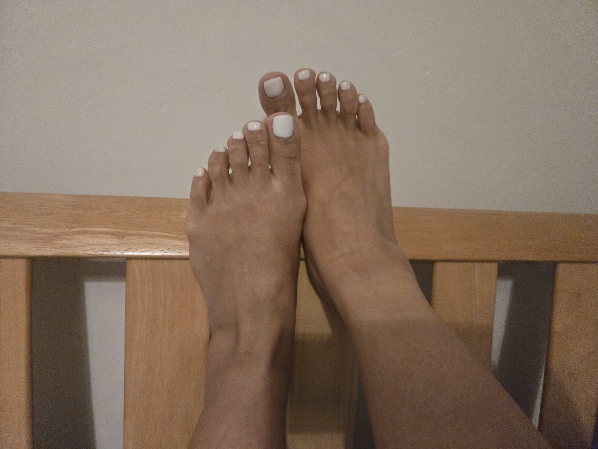 Sexy Asian feet & toes