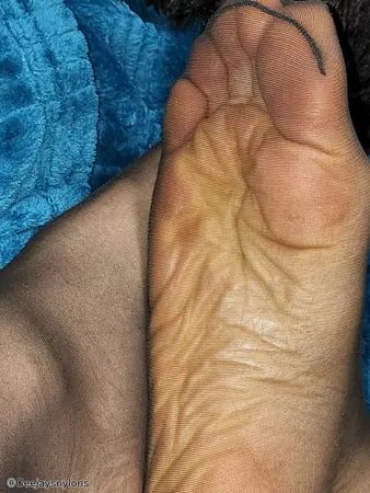 big sexy feet in black nylons           