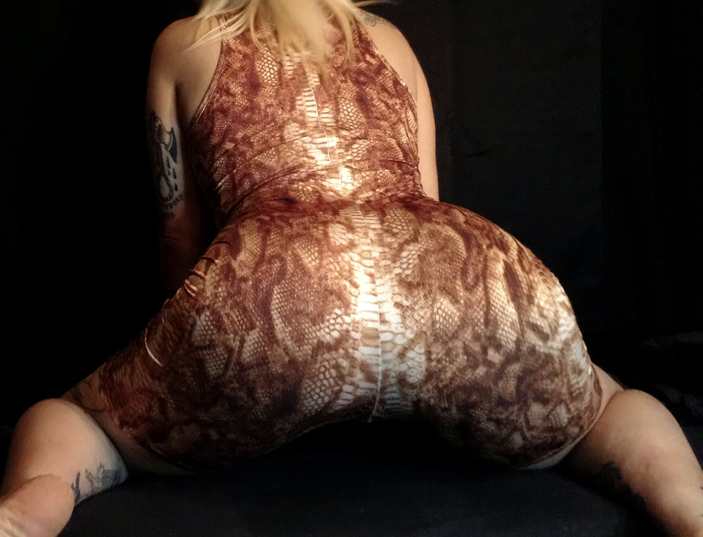 PYTHON - MORE PORN VIDEOS & EROTIC PICS ON MY PROFILE #15