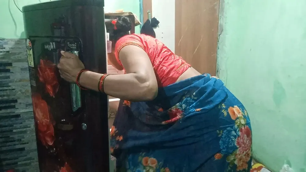 Badi gand wali bhabhi ne apne chutad khol kar dikhayen #2