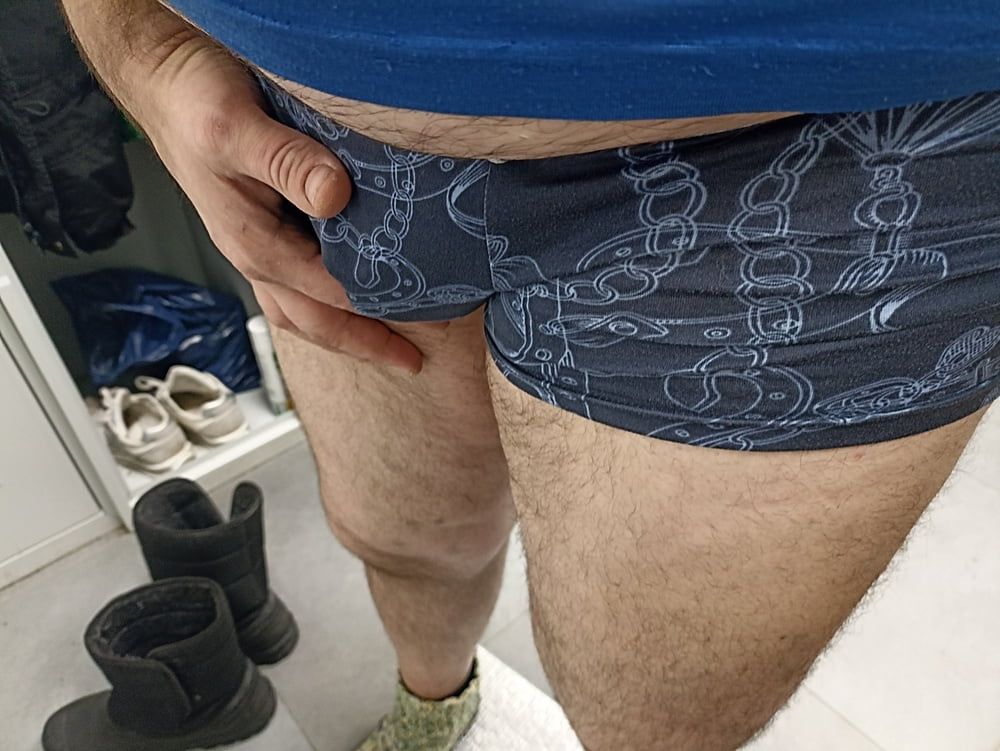 bulge,piss and belly #14