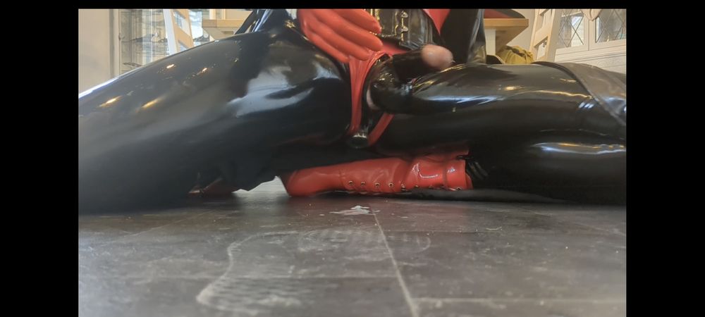 Alison in Rubber #27