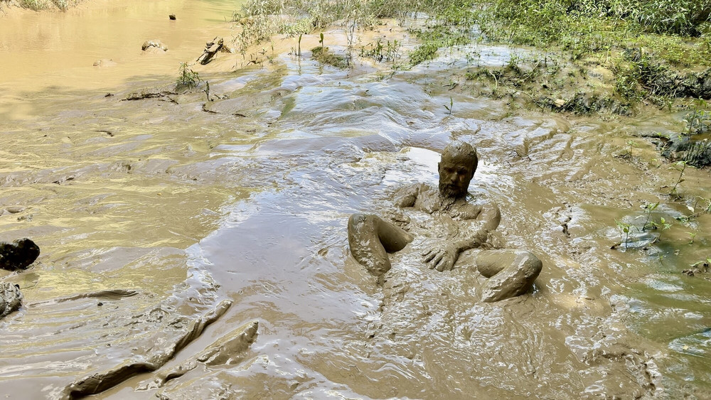 SHOT - HOW DEEP IS THE MUD ? #15