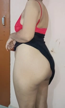 sexy hot bhabhi ki rasili chut kaun le ga         