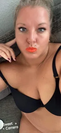 orange lipstick         