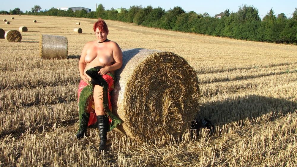 Anna naked on straw bales ... #20