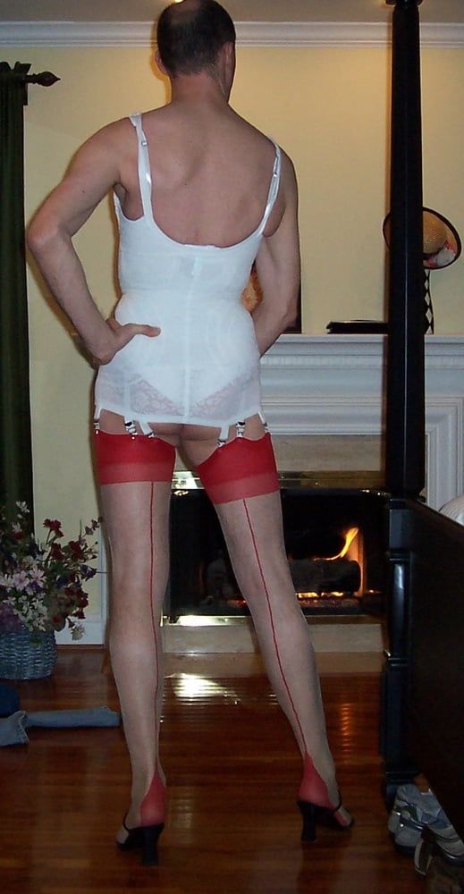 20071117 white corselette #5