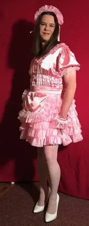 joanie pink sissy maid         