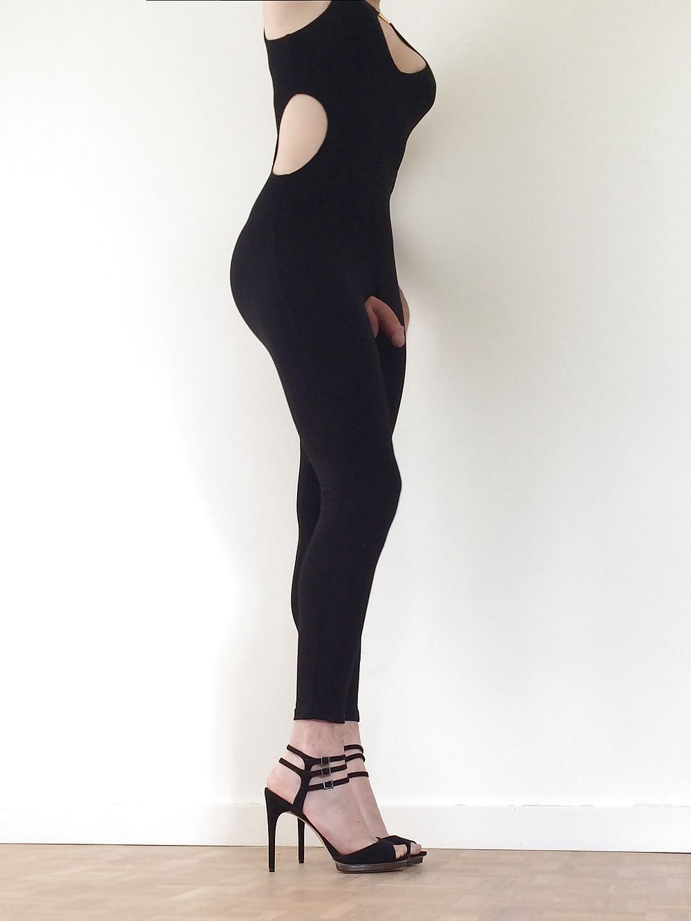 Black bodysuit & high heels #8