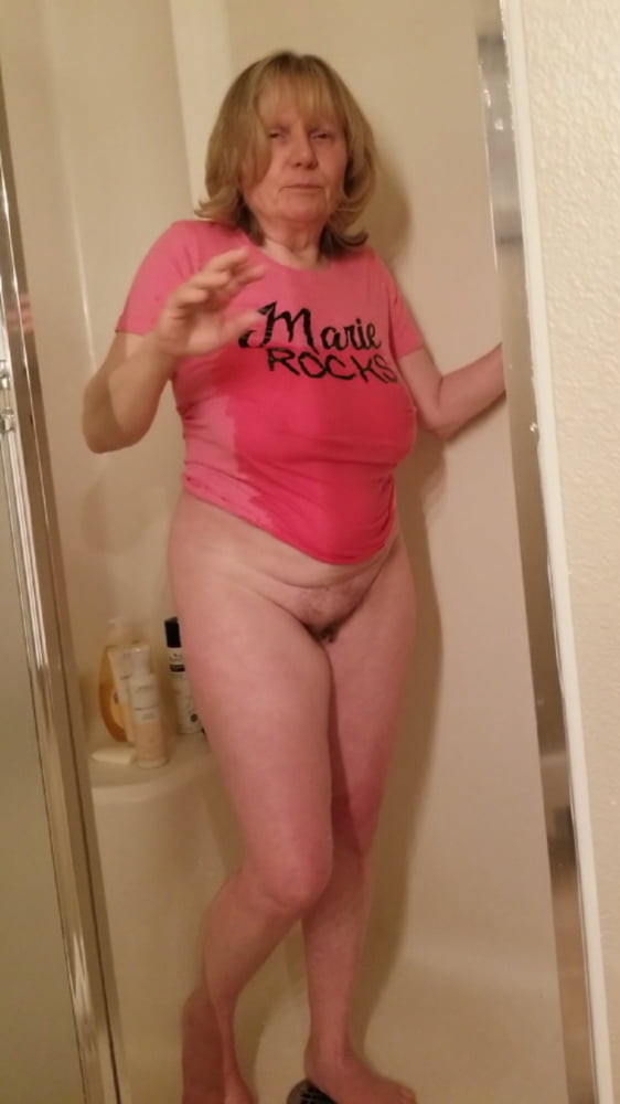 Hot grandmother sprays her pussy and cums in a wet t-shirt #10