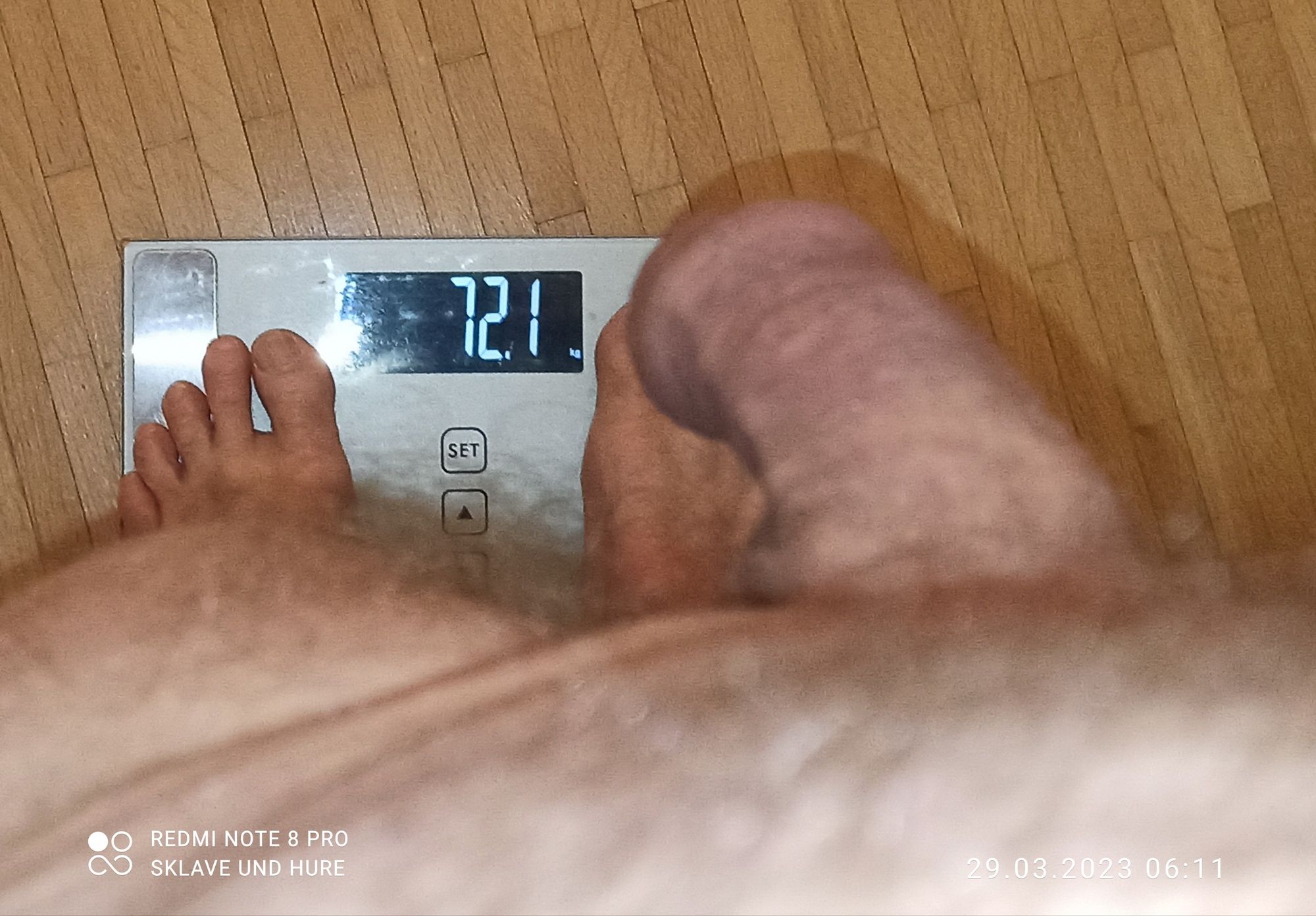 Naked in the scale  #8