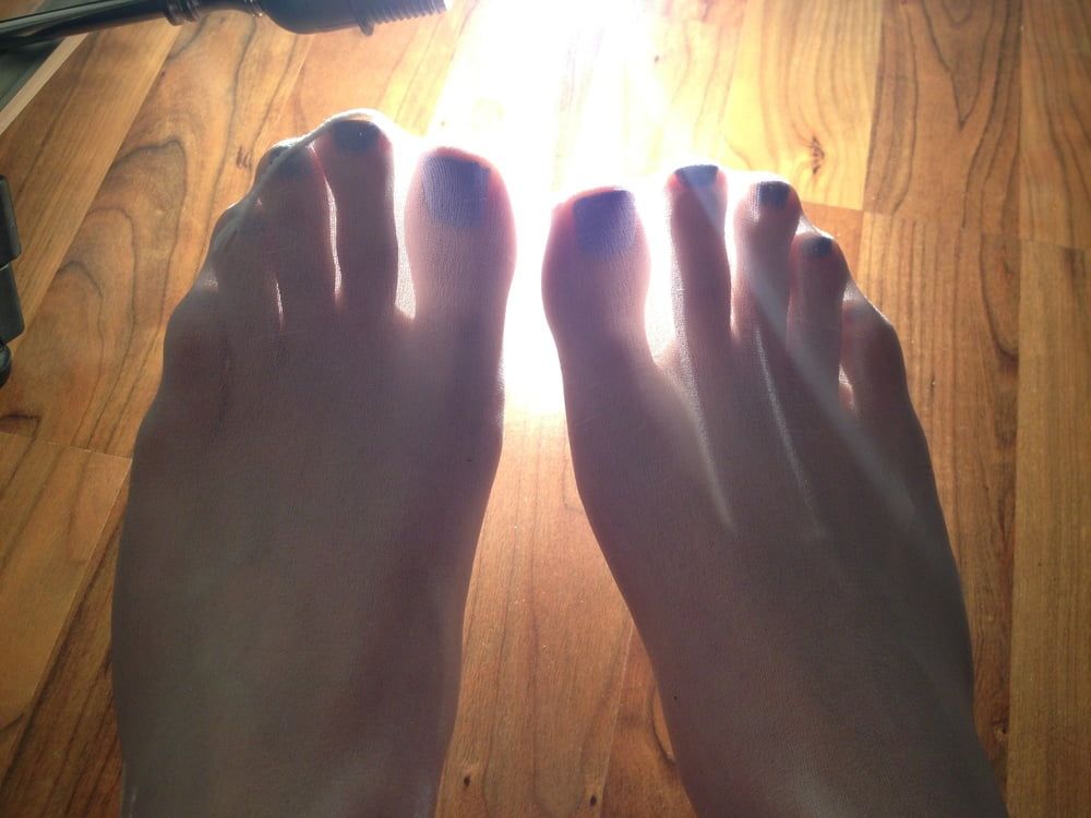 Toes toes toes :) #2