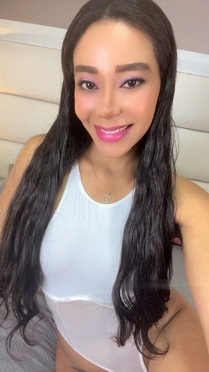 Vivi Moon Free Photos #3