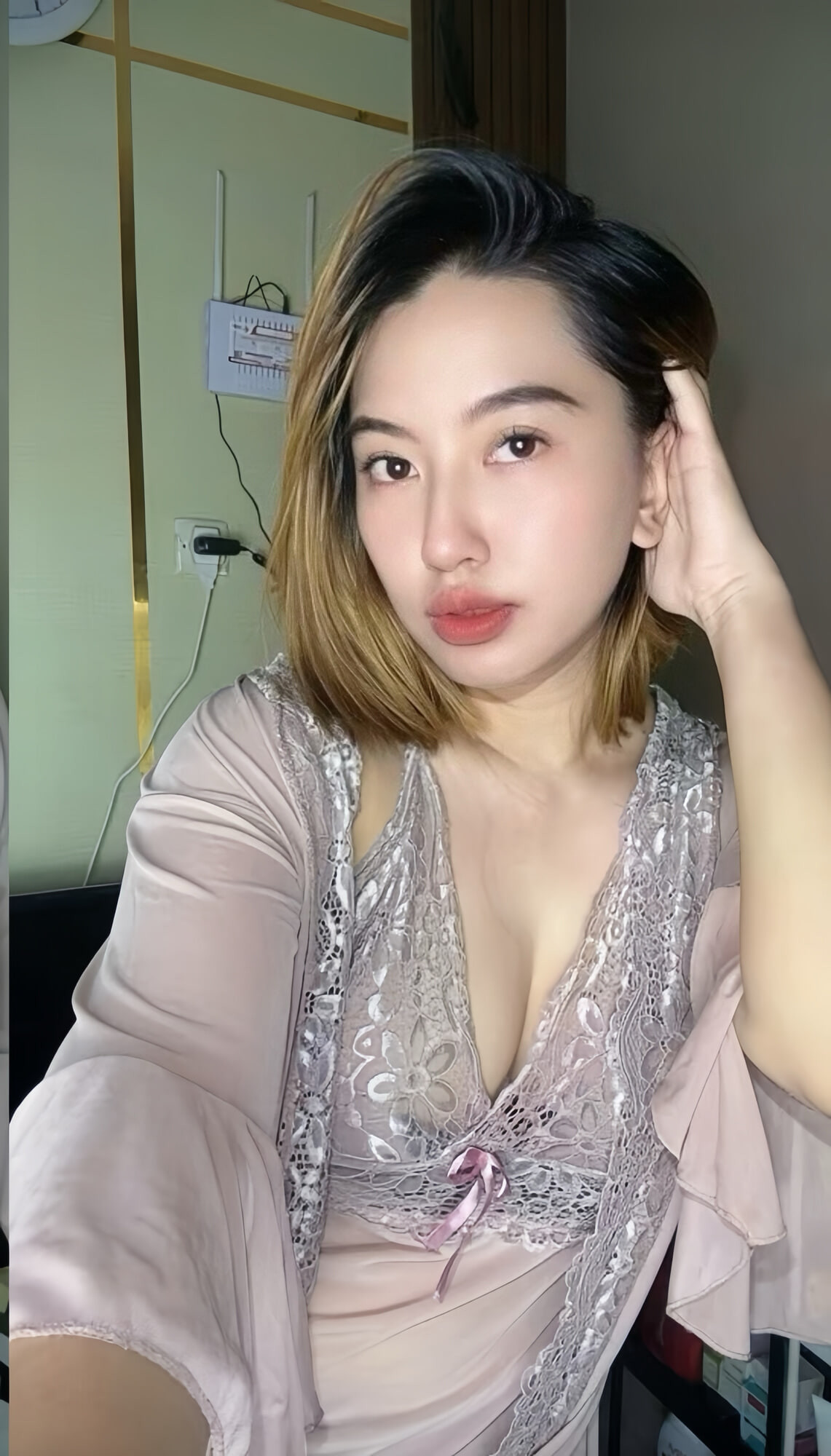 CEWEK HOT BONDOL ASIAN