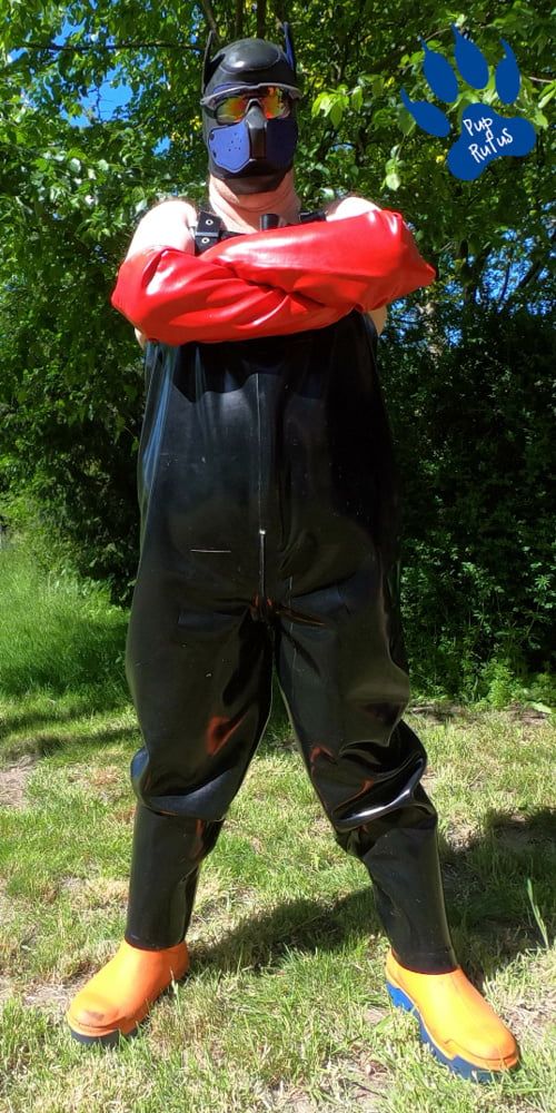  rubber dungarees for a sunny afternoon #5