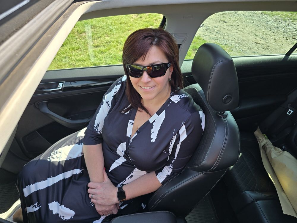 Beatiful busty milf in car #2