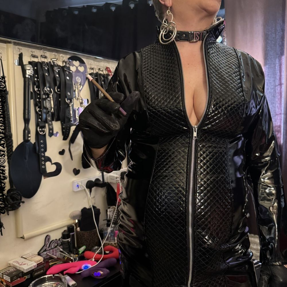 SHIRLEY MISS DOMINATRIX #30