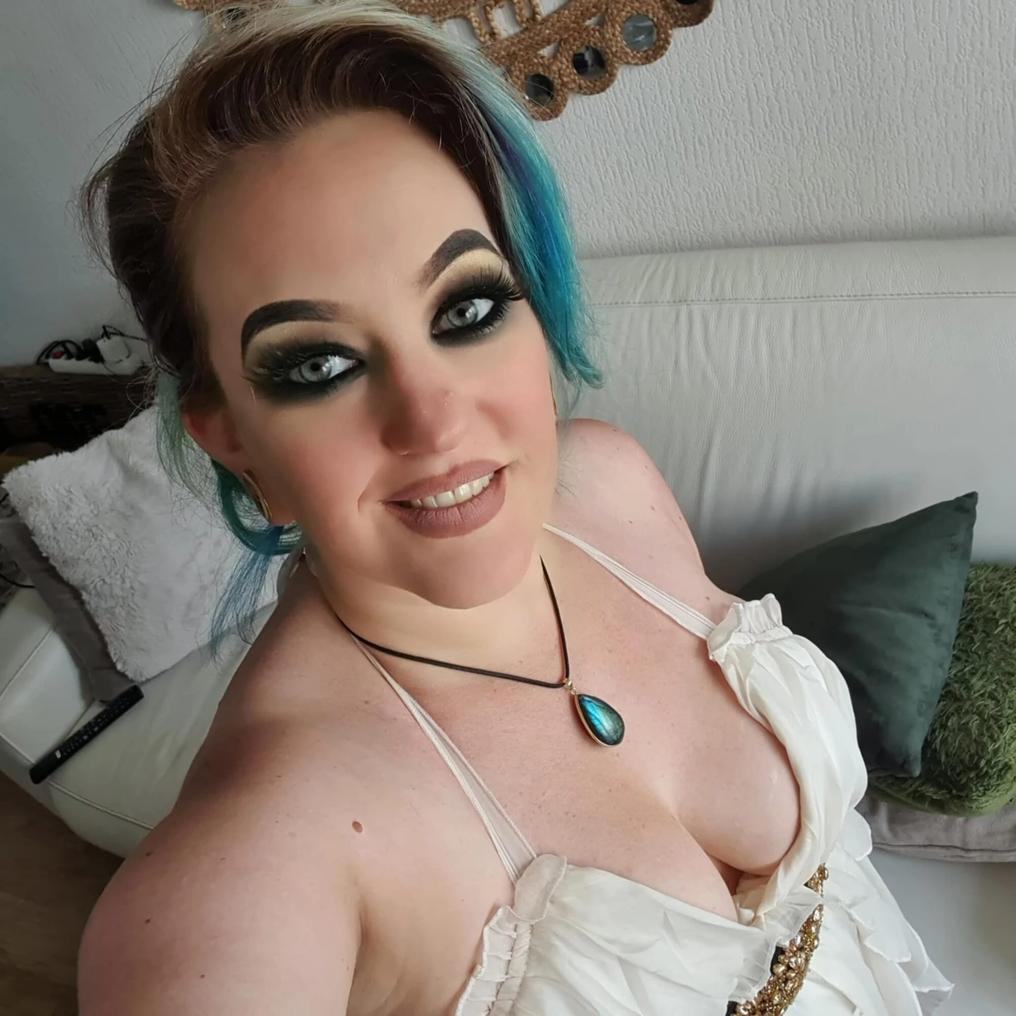Chubby MILF Amy Leaf- Selfies 2