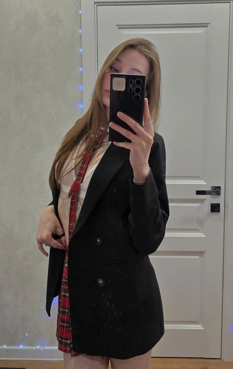 Free Emma Photos