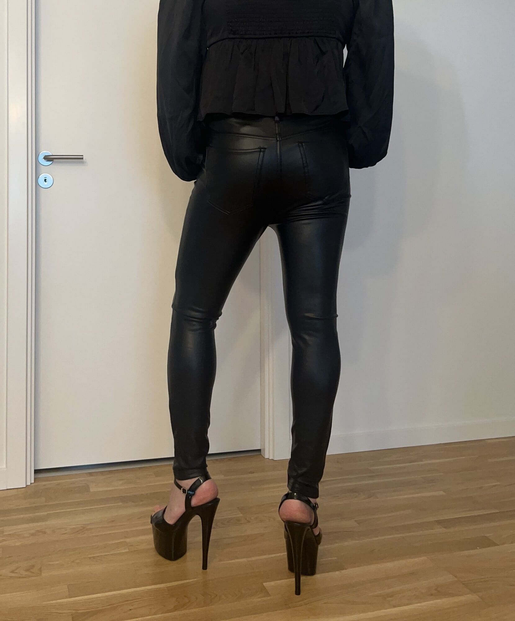 Love wearing leather and sexy high heels. 