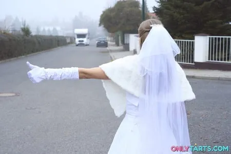 runaway hot bride fucks random van driver         