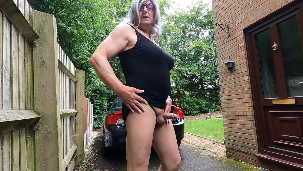 Crossdresser Kellycd2022 on the driveway 