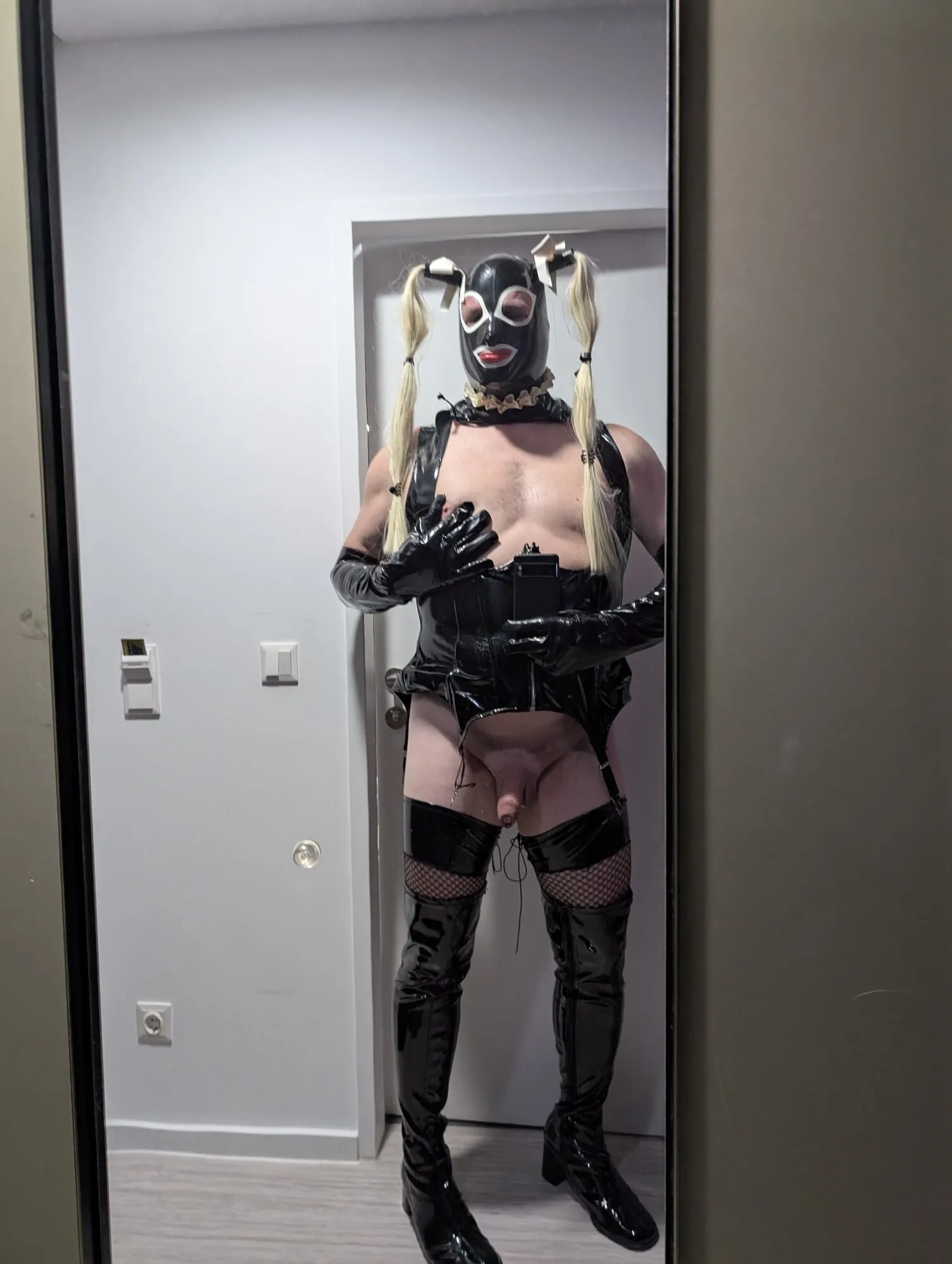 Masked Sissy in the Hotel 