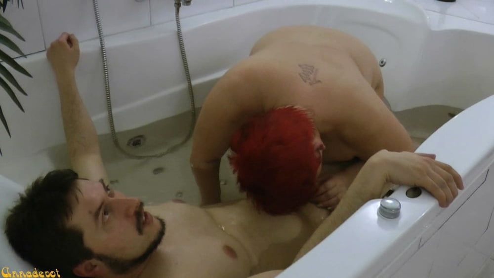 CUMSHOT in the hotel WHIRLPOOL