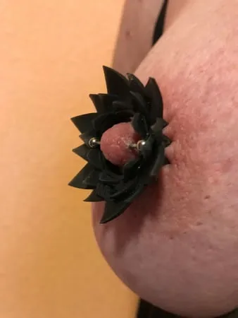 spiked nipple shields         